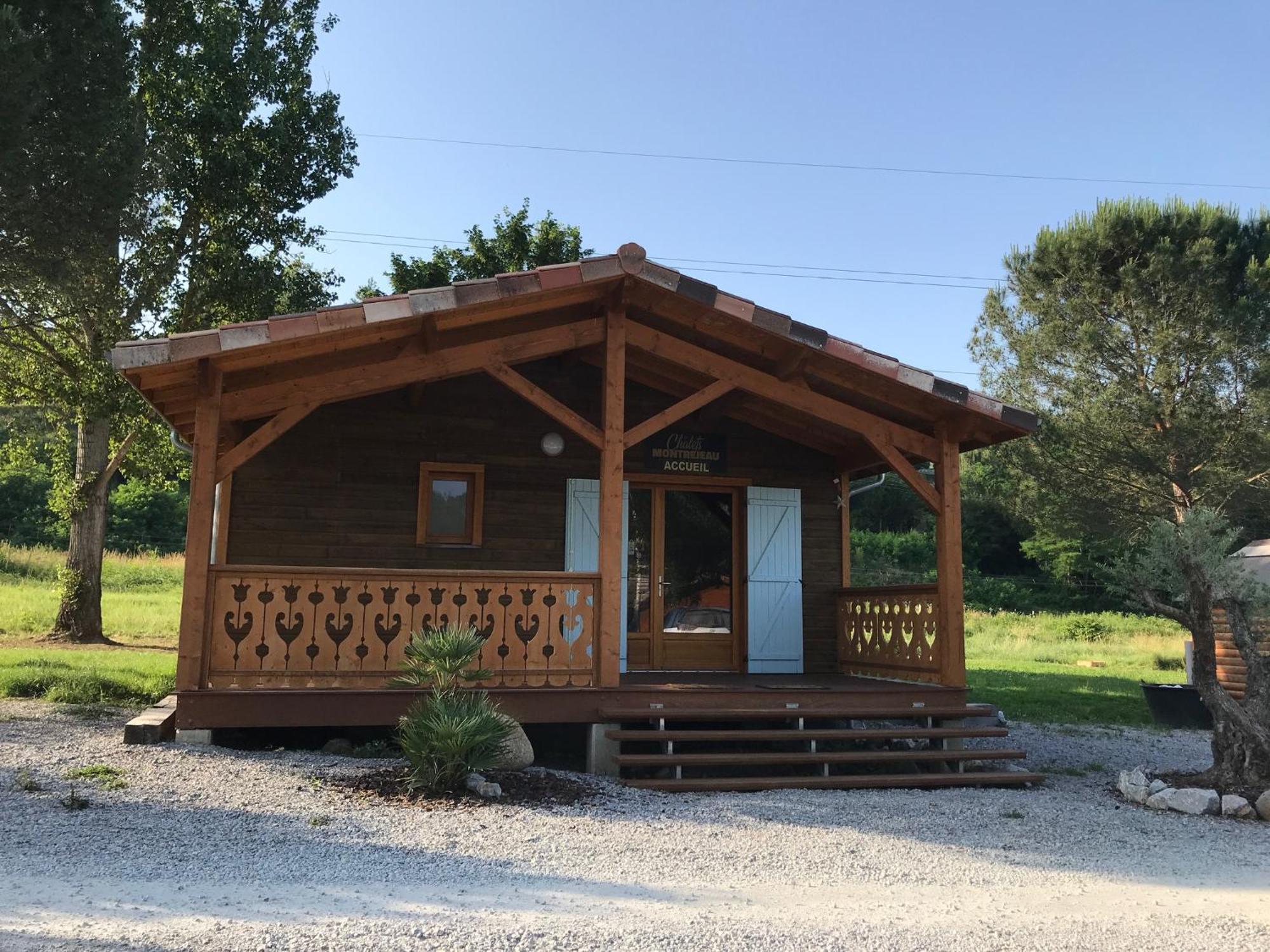 Les Chalets Montrejeau Exterior photo